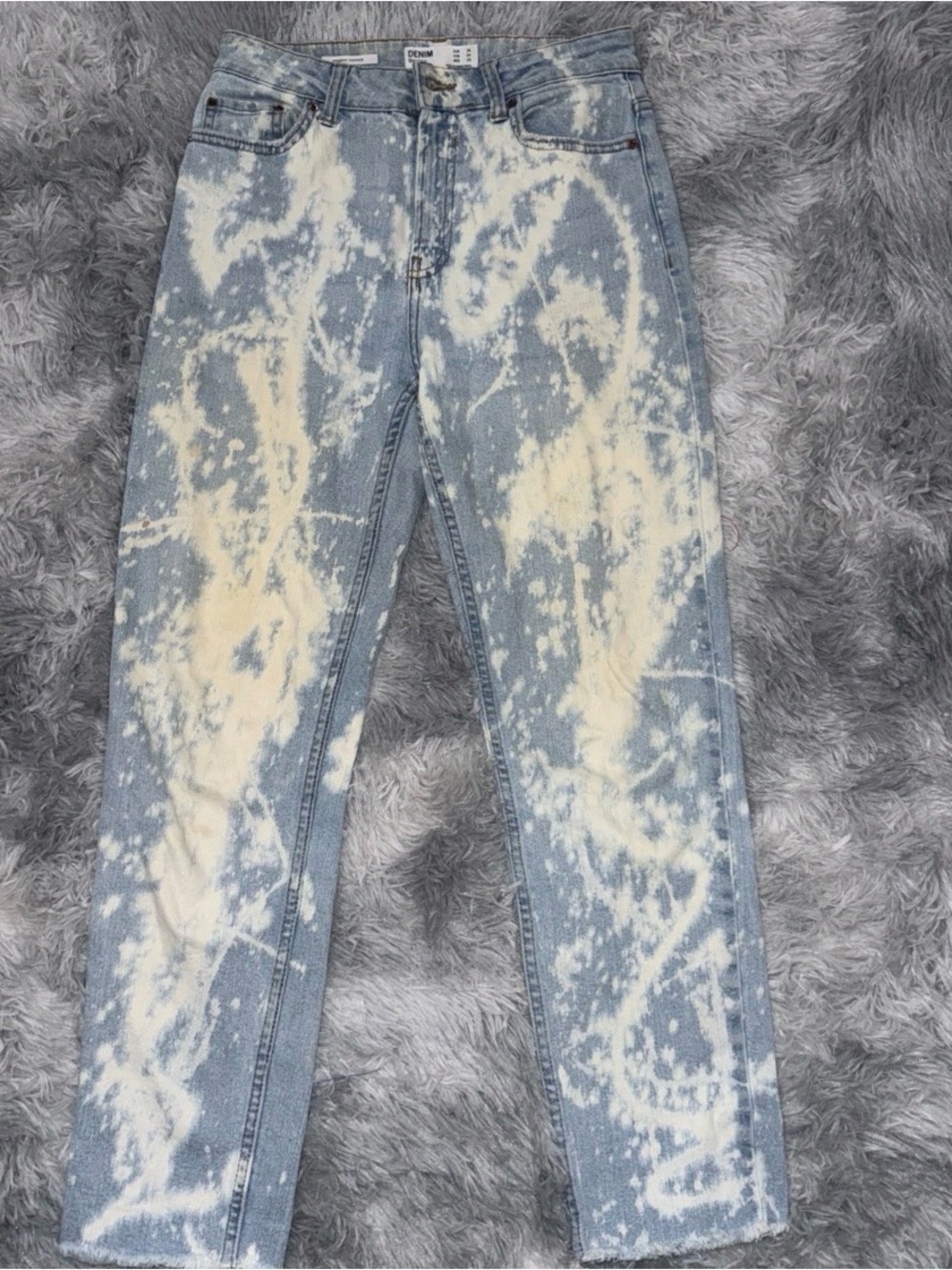Bershka Light Blue and Cream Bleached Straight Leg Jeans